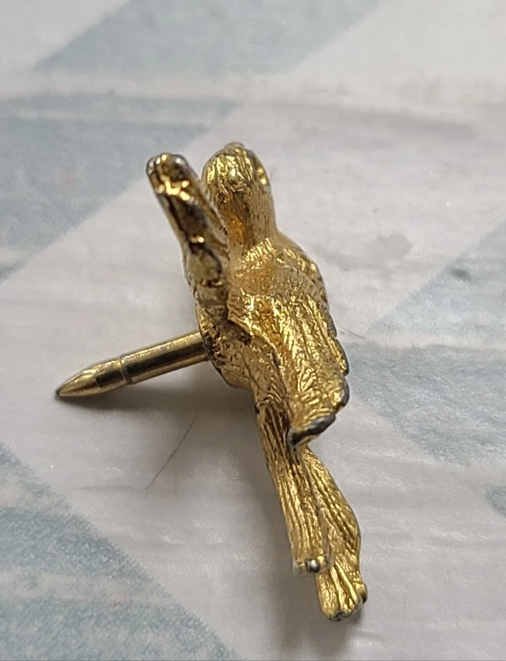 Vintage Gold-Tone Flying Swallow Bird Pin | Unmarked Mid-Century Profile Brooch